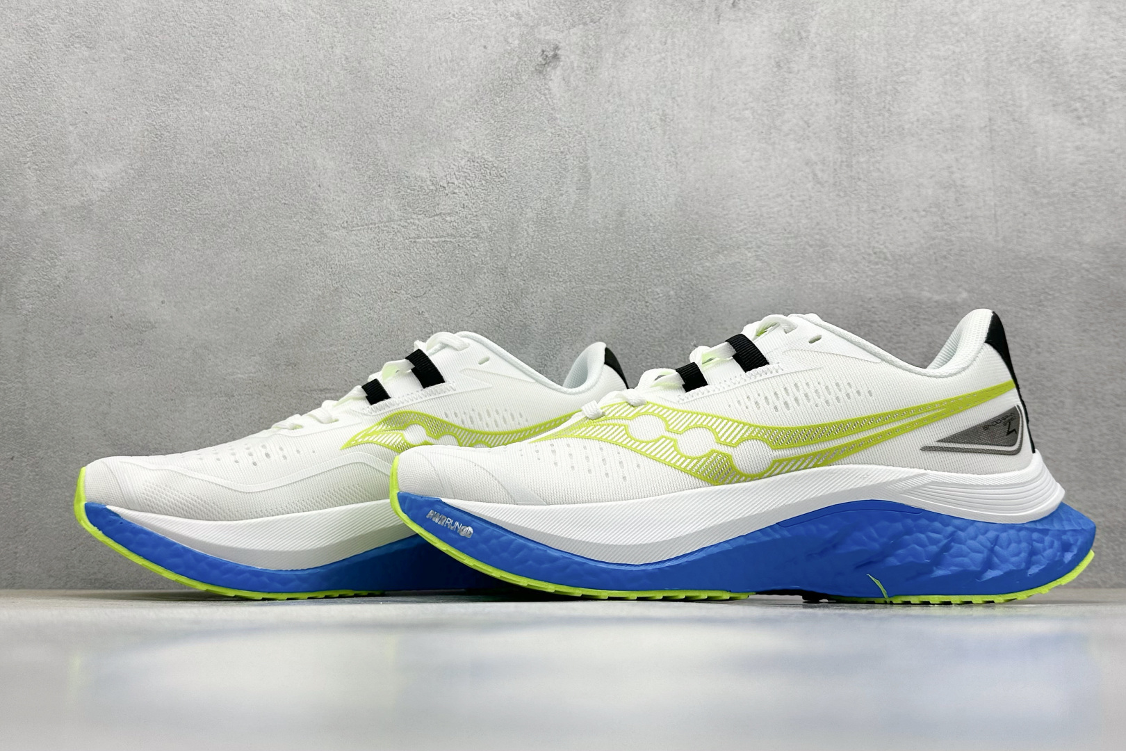  
Saucony 索康尼ENDORPHIN Pro 啡速4代 运动跑鞋 
性能相比前几代再升级：鞋面采