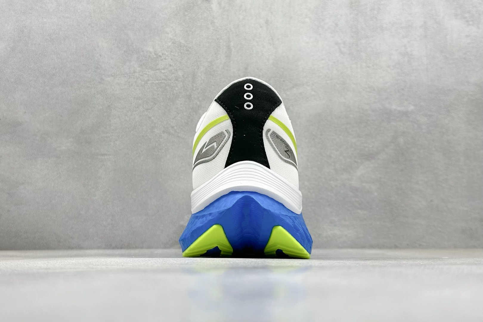  
Saucony 索康尼ENDORPHIN Pro 啡速4代 运动跑鞋 
性能相比前几代再升级：鞋面采
