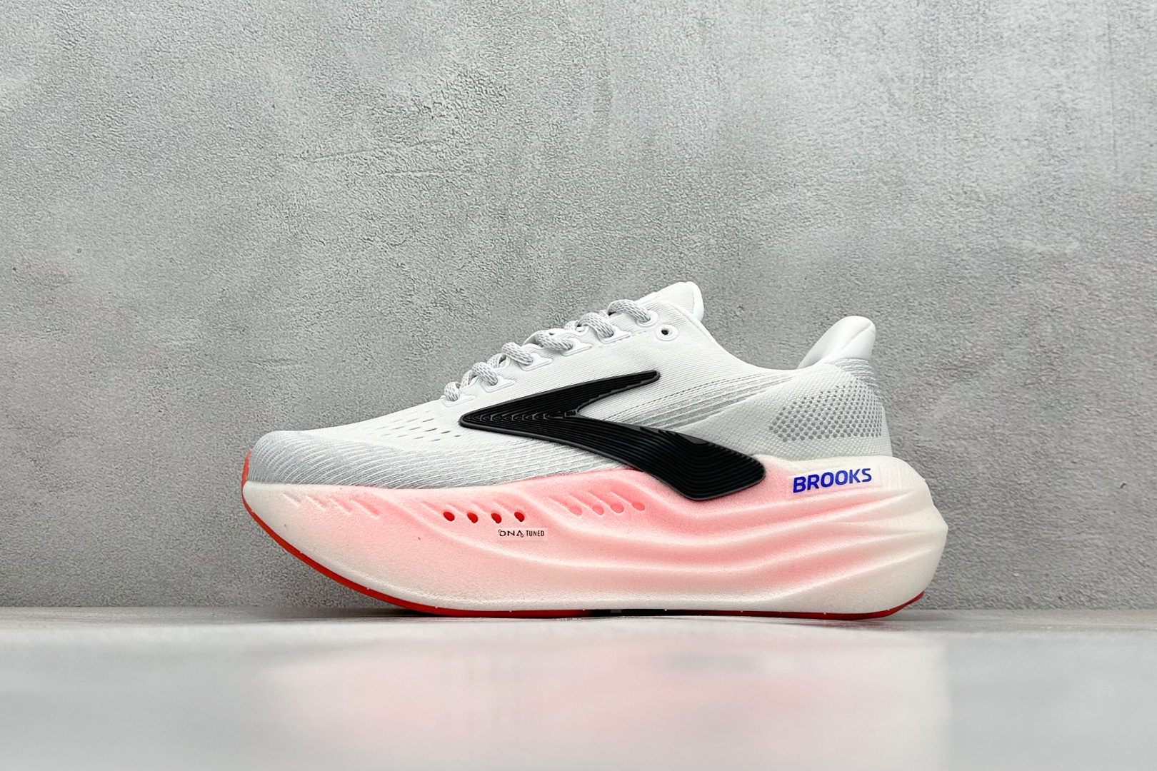  
Brooks 布鲁克斯 Glycerin Max
超弹轻盈跑步鞋 
低帮透气缓震支撑休闲运动慢跑鞋
