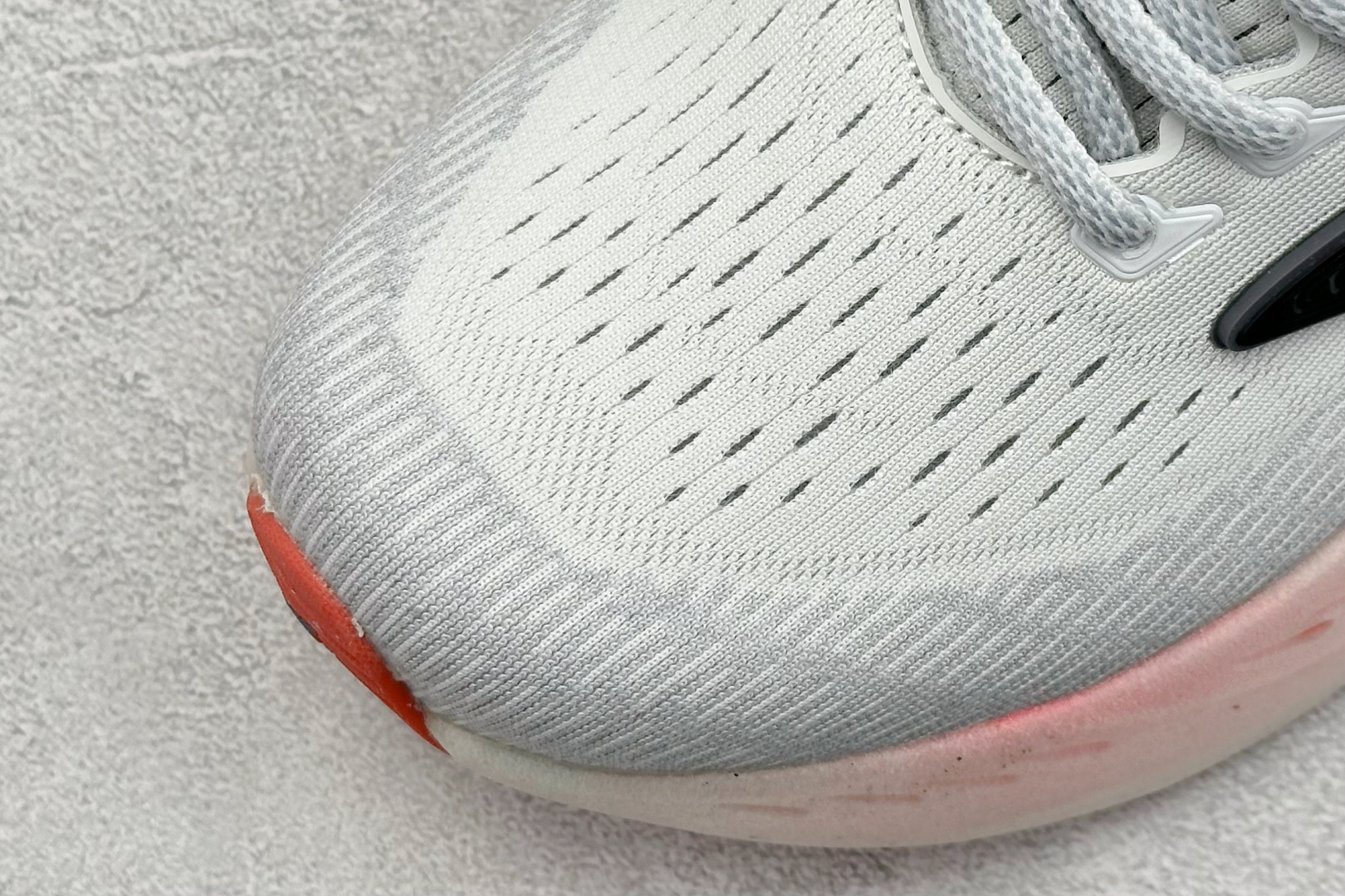  
Brooks 布鲁克斯 Glycerin Max
超弹轻盈跑步鞋 
低帮透气缓震支撑休闲运动慢跑鞋
