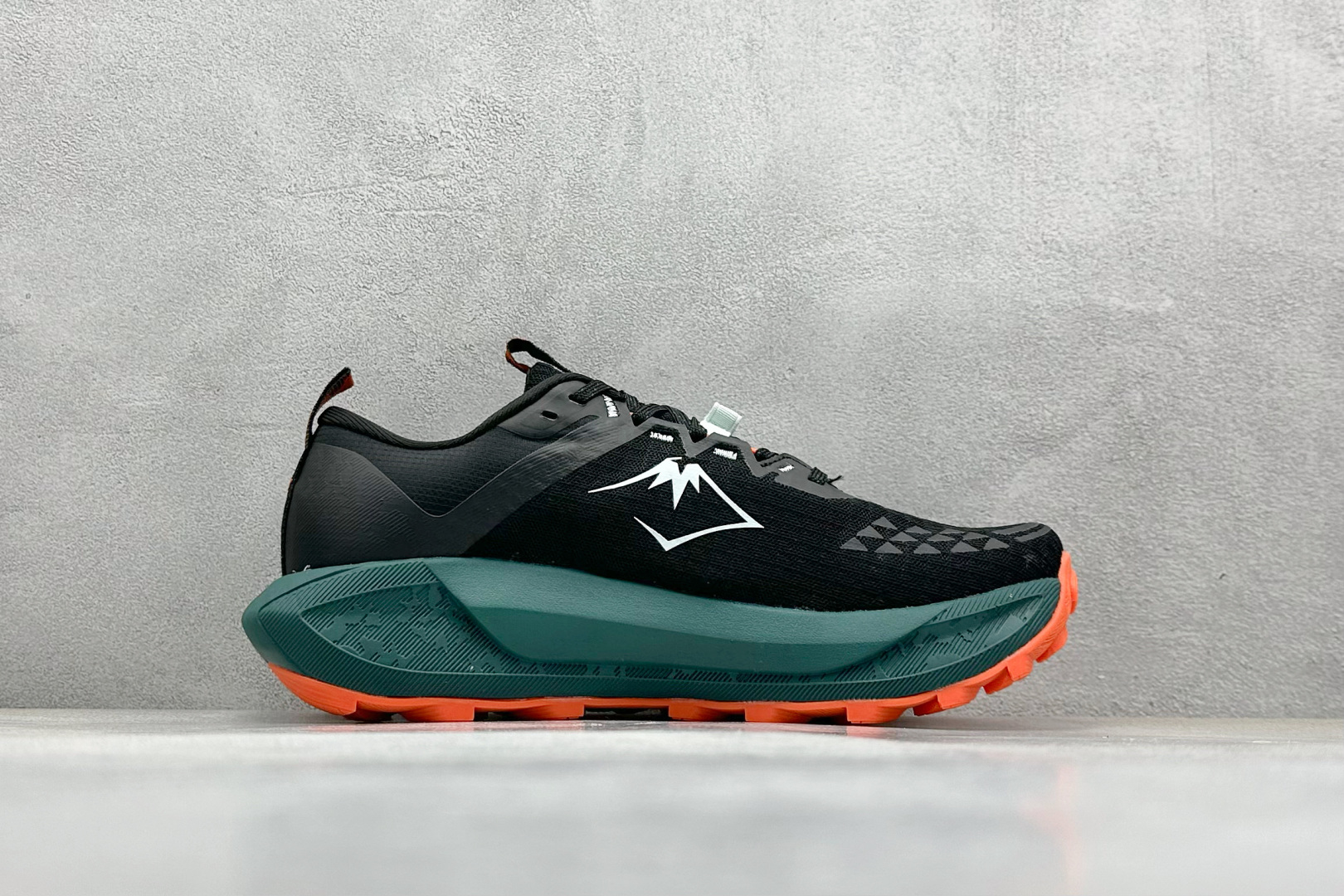  
Asics Gel-Trabuco 13 亚瑟士复古透气休闲鞋缓震耐磨跑步鞋
#鞋面采用无缝线鞋面