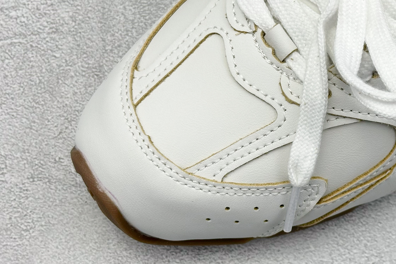  
J版 MiuMiu x New Balance 530系列 意大利奢侈品牌/缪缪联名款 低帮经典复古