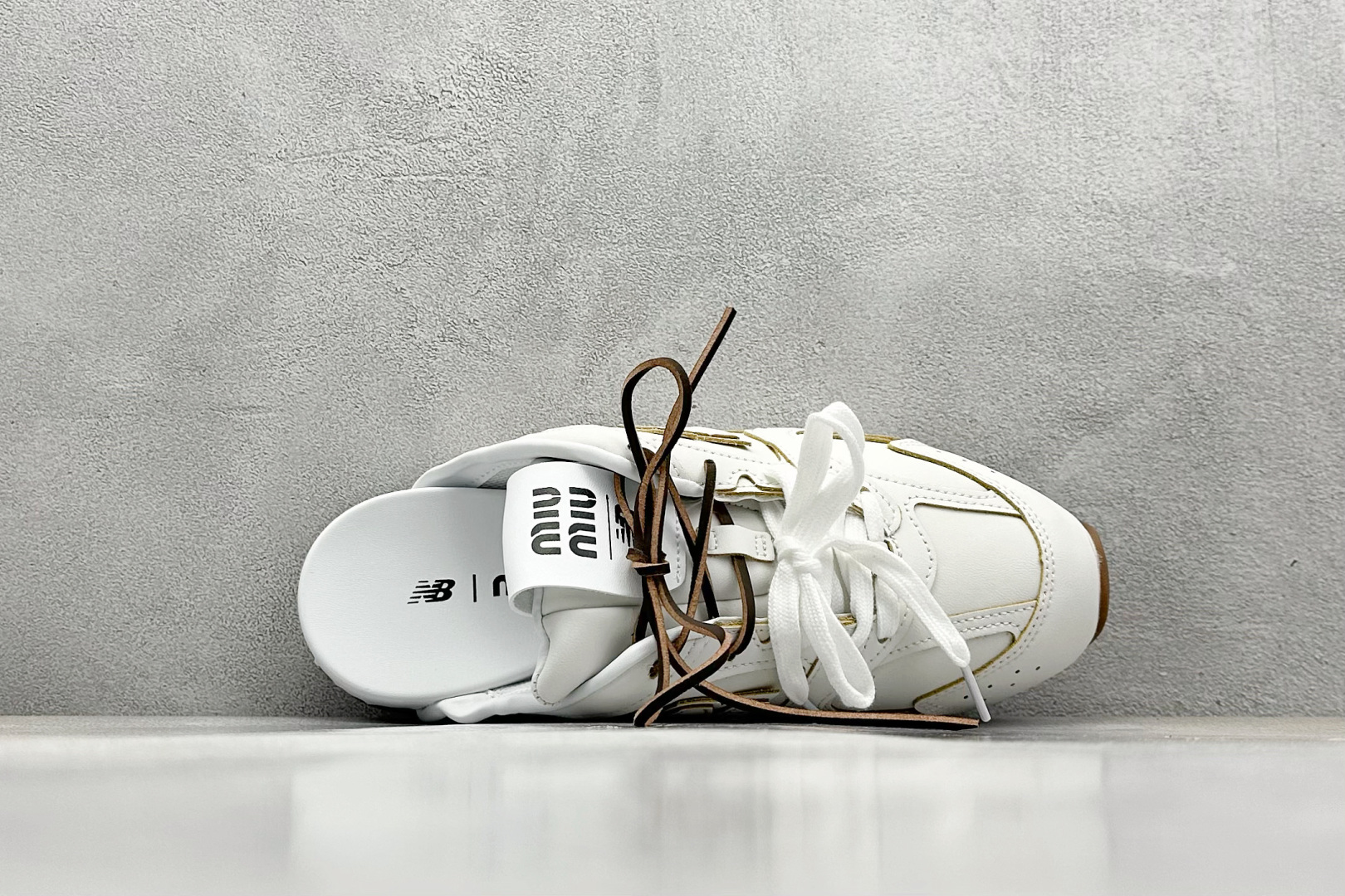  
J版 MiuMiu x New Balance 530系列 意大利奢侈品牌/缪缪联名款 低帮经典复古