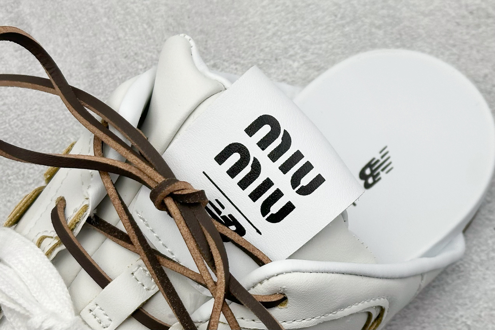  
J版 MiuMiu x New Balance 530系列 意大利奢侈品牌/缪缪联名款 低帮经典复古