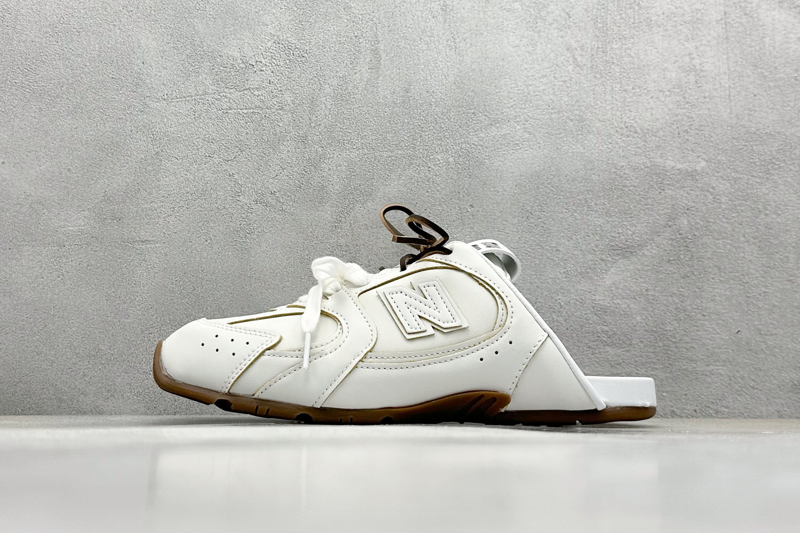  
J版 MiuMiu x New Balance 530系列 意大利奢侈品牌/缪缪联名款 低帮经典复古