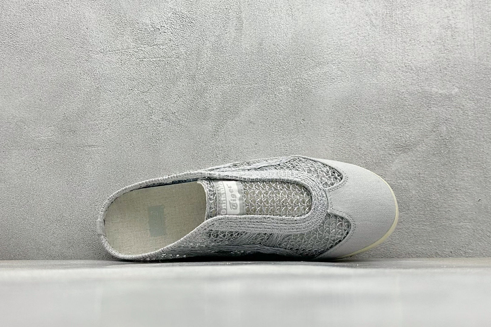  
Onitsuka Tiger  Mexico 66 Sabot
鬼冢虎半拖一脚蹬系列 
市面最为正确