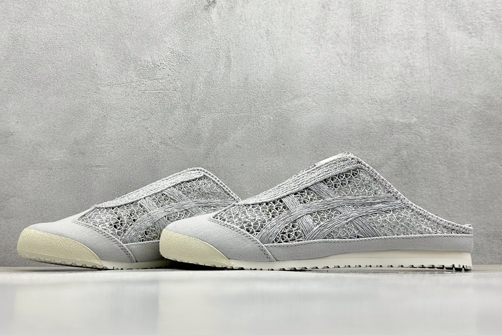  
Onitsuka Tiger  Mexico 66 Sabot
鬼冢虎半拖一脚蹬系列 
市面最为正确
