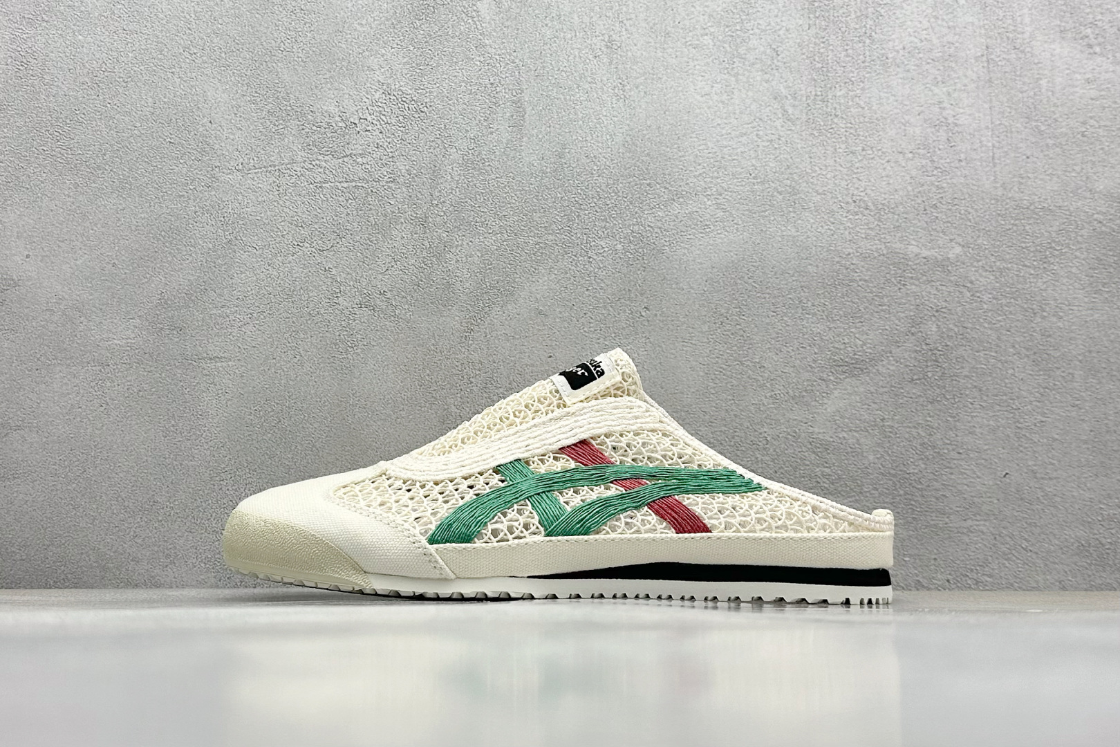  
Onitsuka Tiger  Mexico 66 Sabot
鬼冢虎半拖一脚蹬系列 
市面最为正确