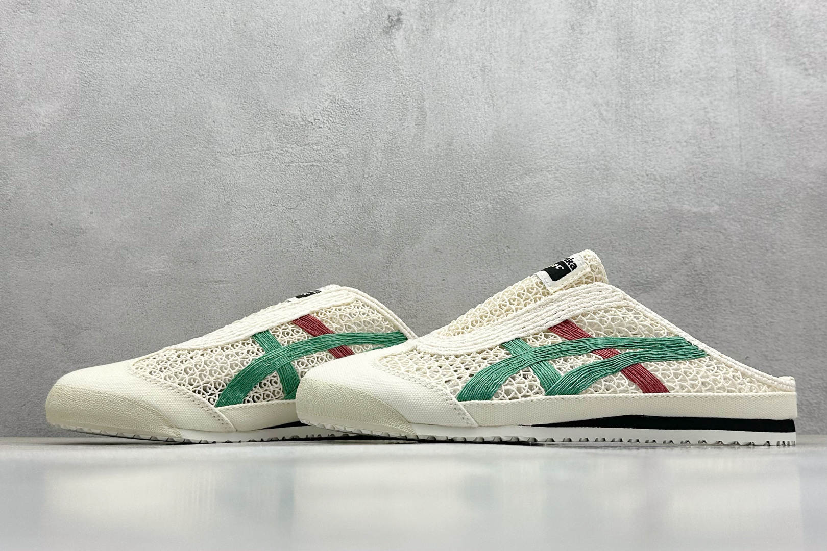 
Onitsuka Tiger  Mexico 66 Sabot
鬼冢虎半拖一脚蹬系列 
市面最为正确