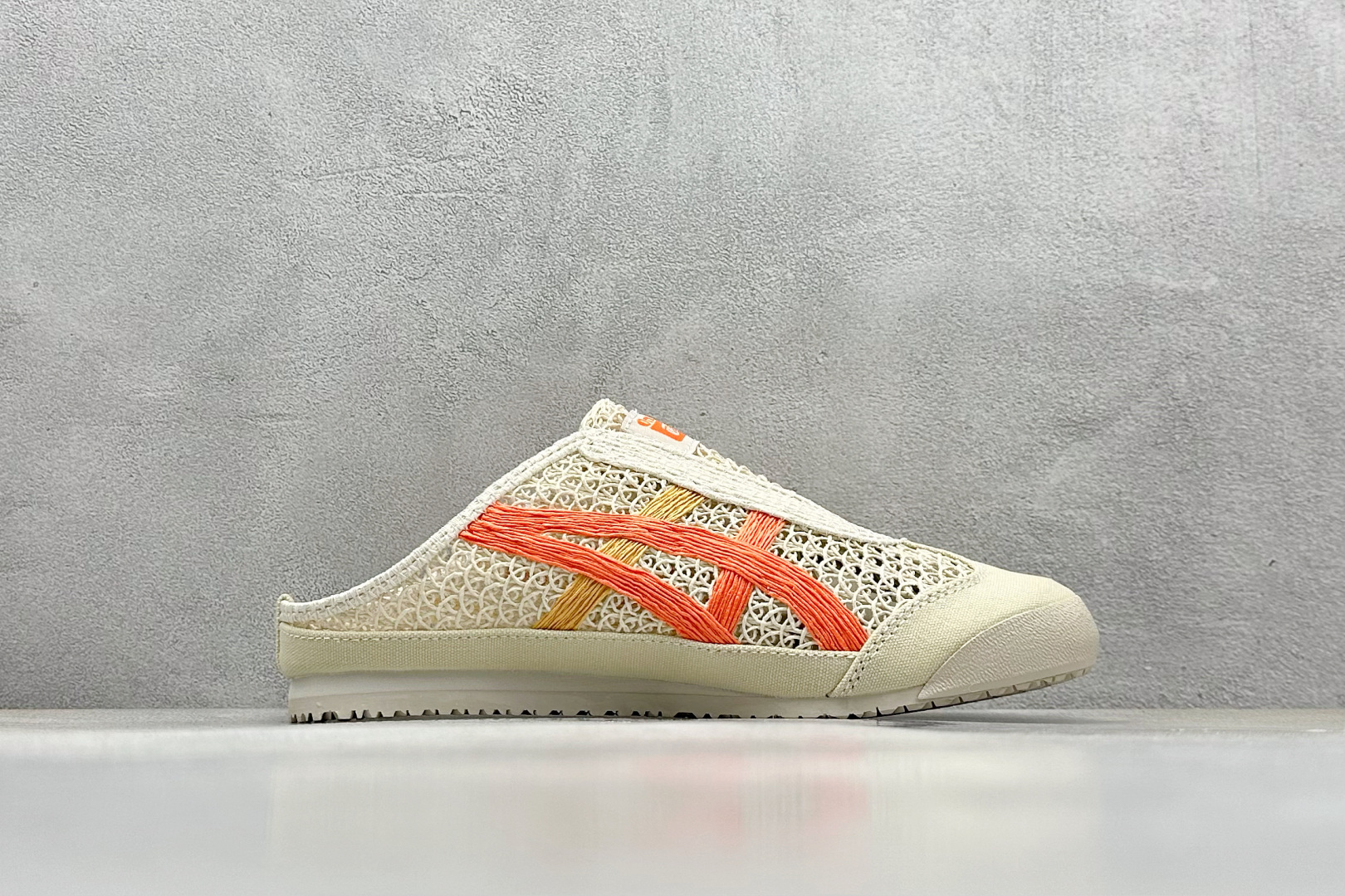  
Onitsuka Tiger  Mexico 66 Sabot
鬼冢虎半拖一脚蹬系列 
市面最为正确