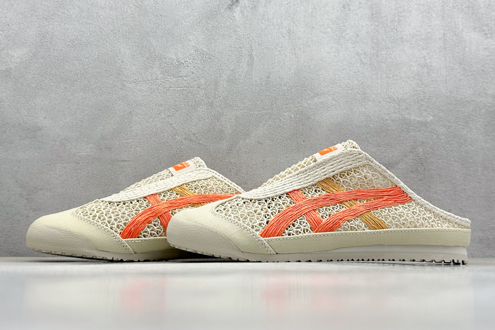  
Onitsuka Tiger  Mexico 66 Sabot
鬼冢虎半拖一脚蹬系列 
市面最为正确