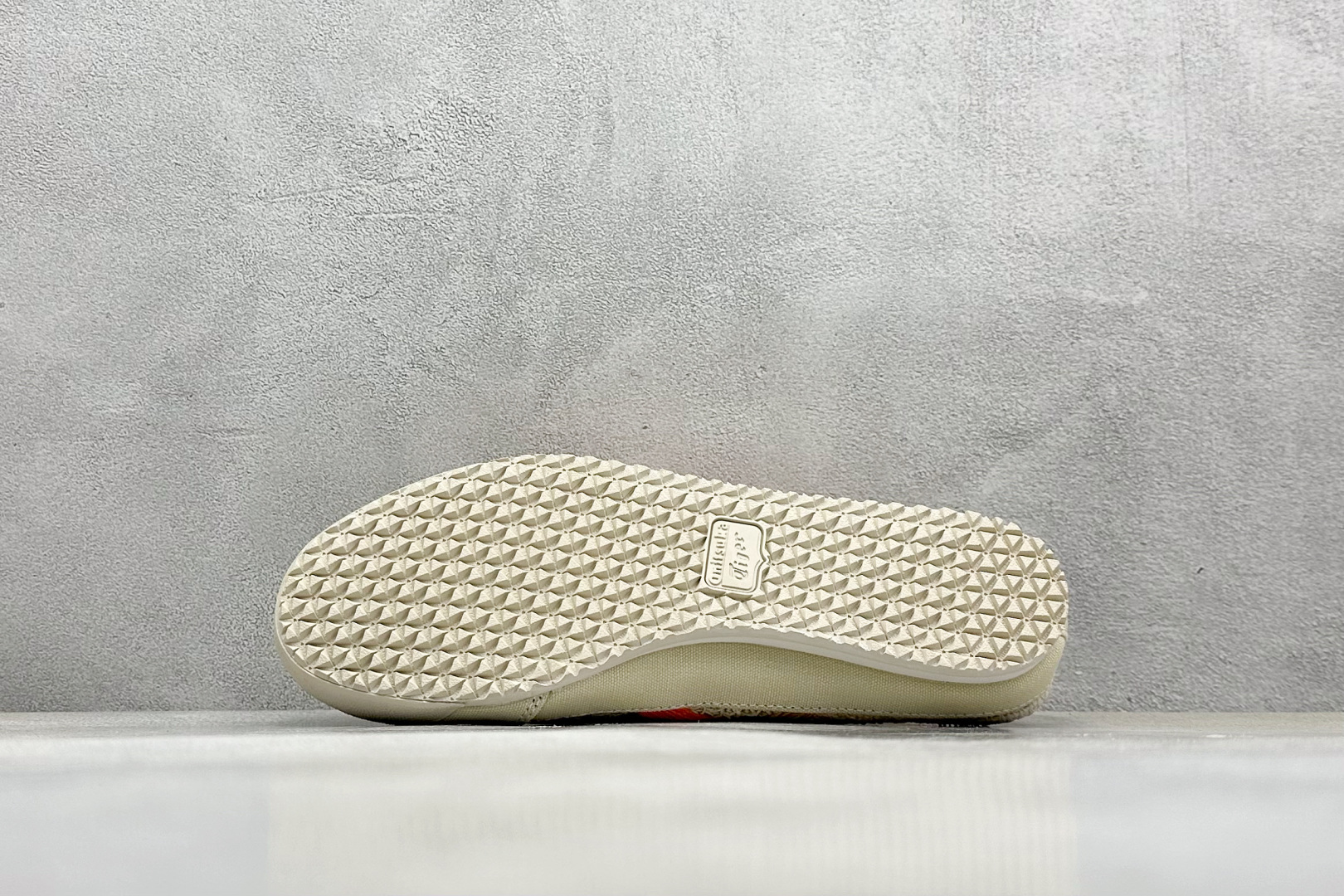  
Onitsuka Tiger  Mexico 66 Sabot
鬼冢虎半拖一脚蹬系列 
市面最为正确