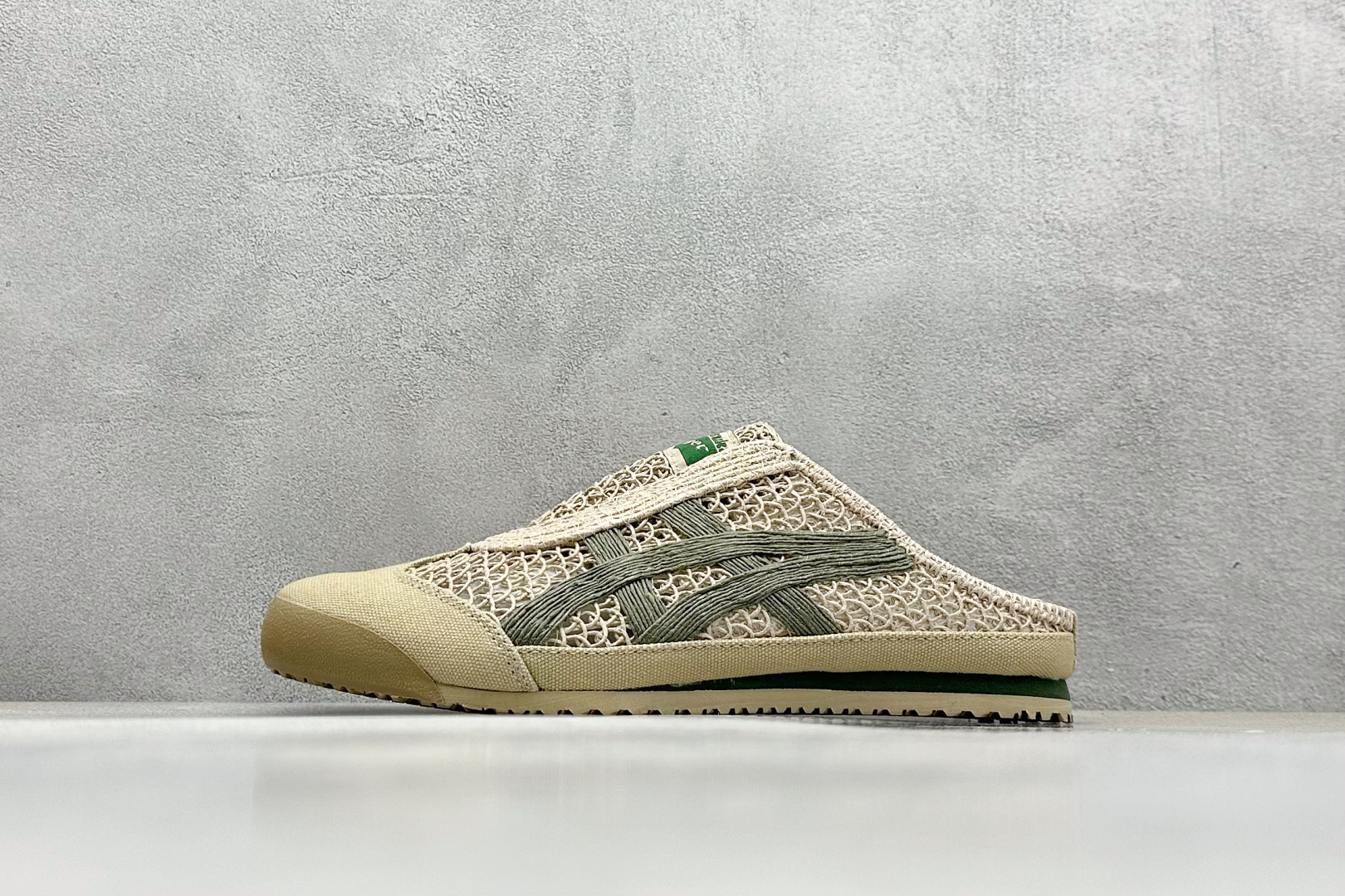  
Onitsuka Tiger  Mexico 66 Sabot
鬼冢虎半拖一脚蹬系列 
市面最为正确