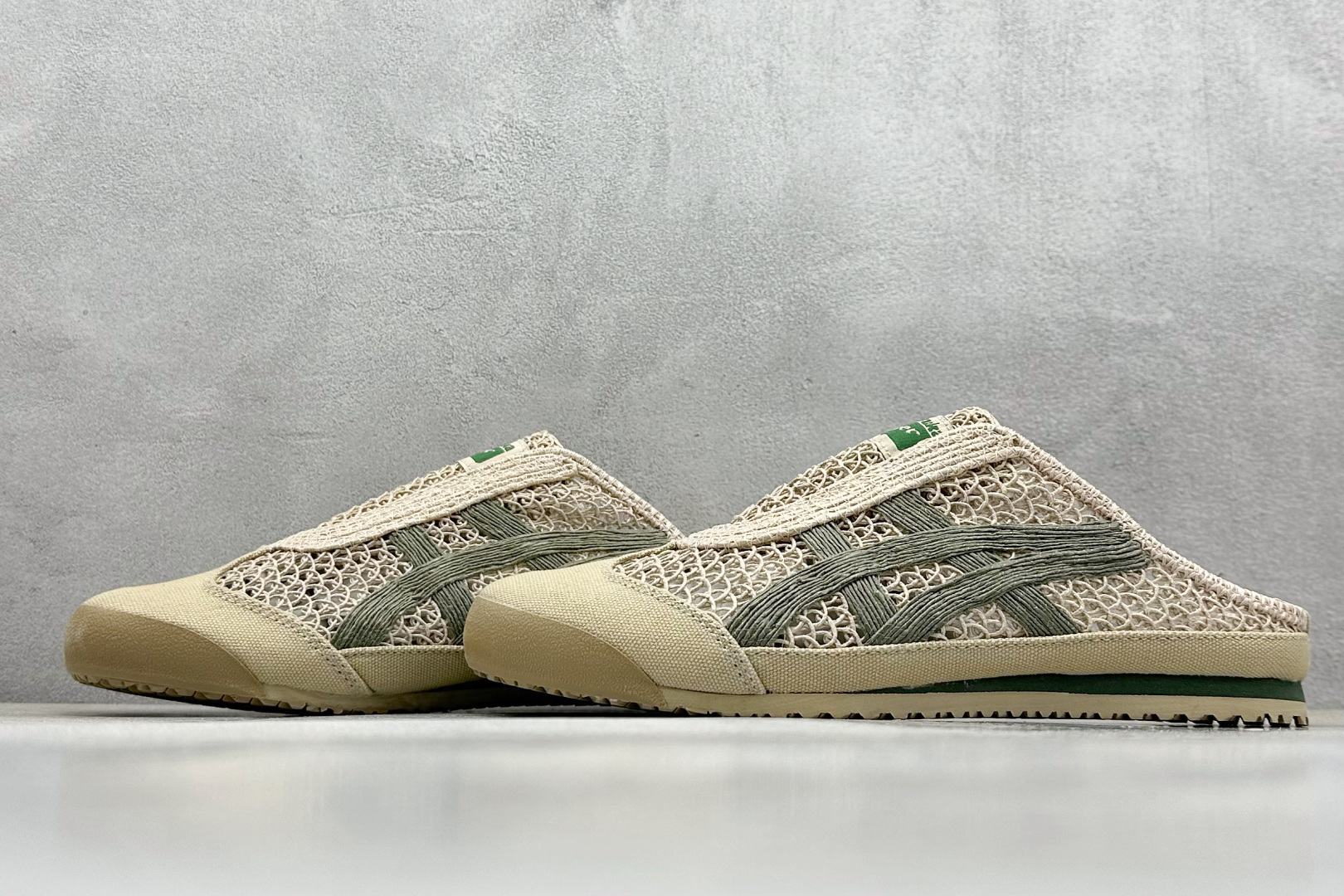  
Onitsuka Tiger  Mexico 66 Sabot
鬼冢虎半拖一脚蹬系列 
市面最为正确