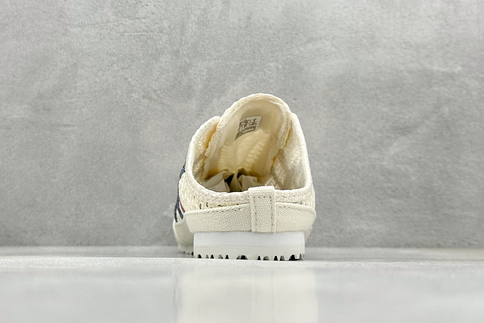  
Onitsuka Tiger  Mexico 66 Sabot
鬼冢虎半拖一脚蹬系列 
市面最为正确