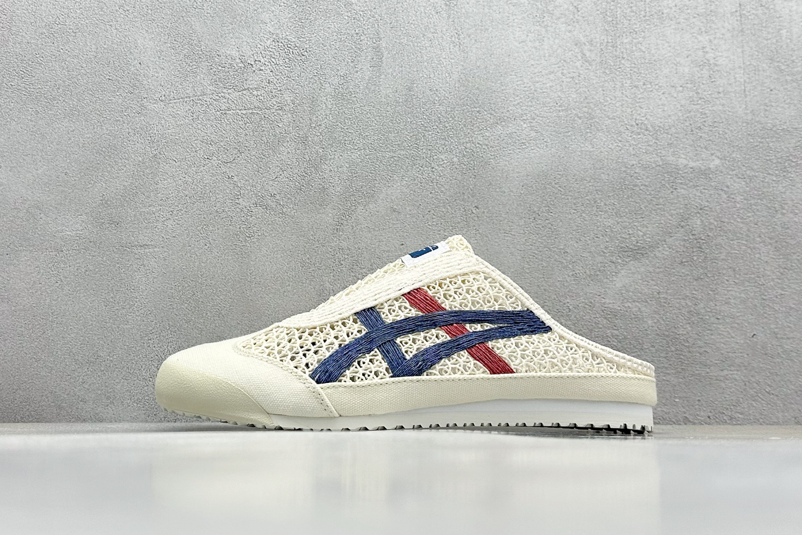  
Onitsuka Tiger  Mexico 66 Sabot
鬼冢虎半拖一脚蹬系列 
市面最为正确