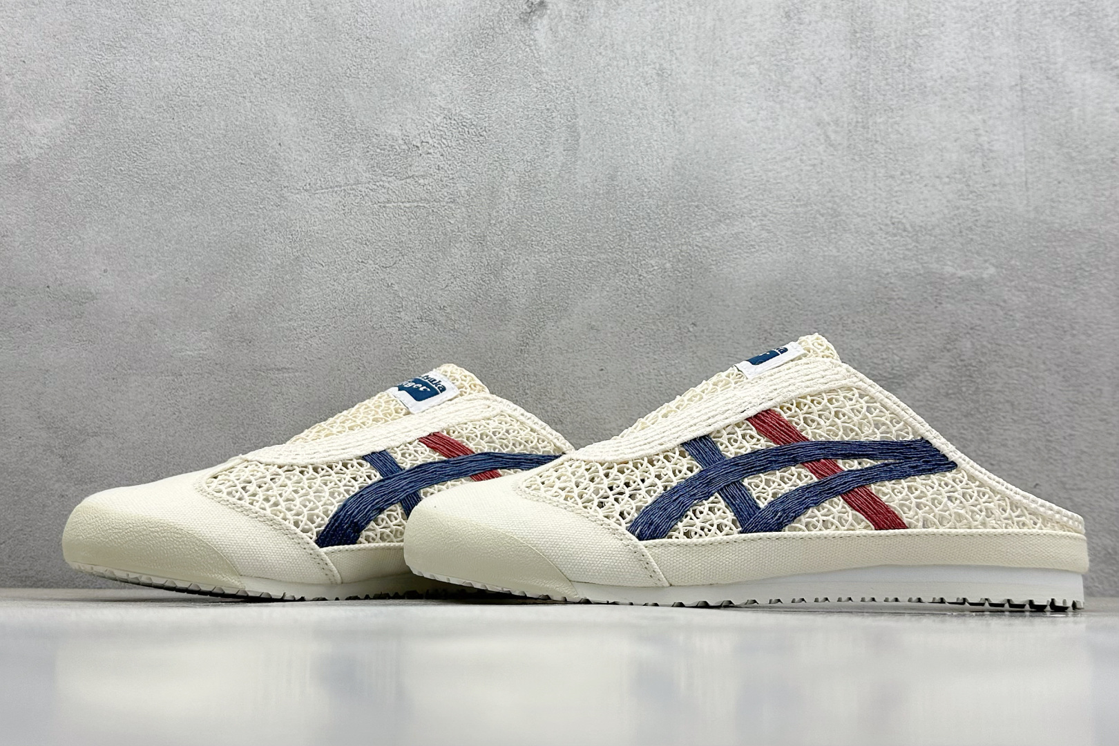  
Onitsuka Tiger  Mexico 66 Sabot
鬼冢虎半拖一脚蹬系列 
市面最为正确