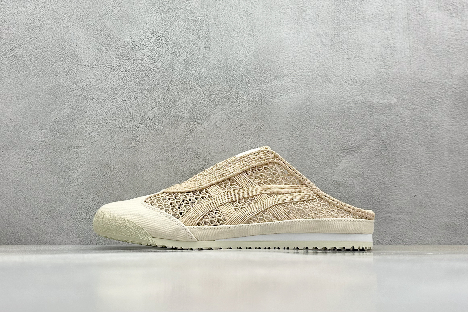  
Onitsuka Tiger  Mexico 66 Sabot
鬼冢虎半拖一脚蹬系列 
市面最为正确
