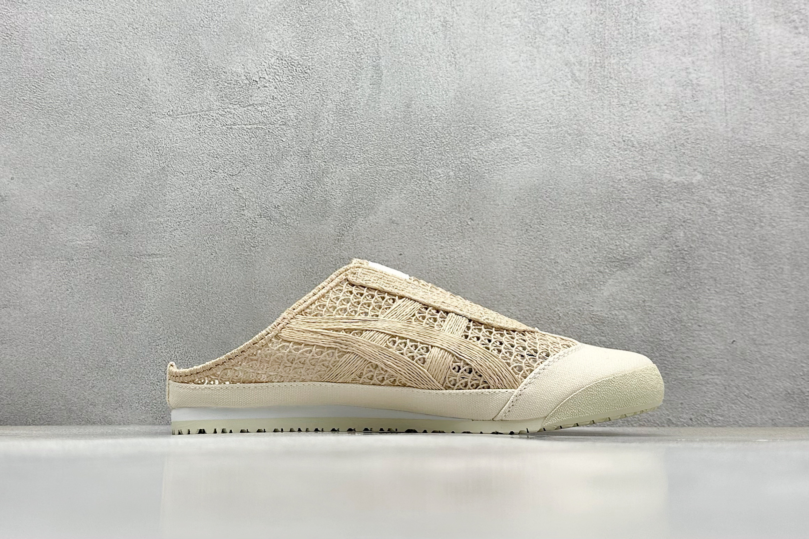 
Onitsuka Tiger  Mexico 66 Sabot
鬼冢虎半拖一脚蹬系列 
市面最为正确