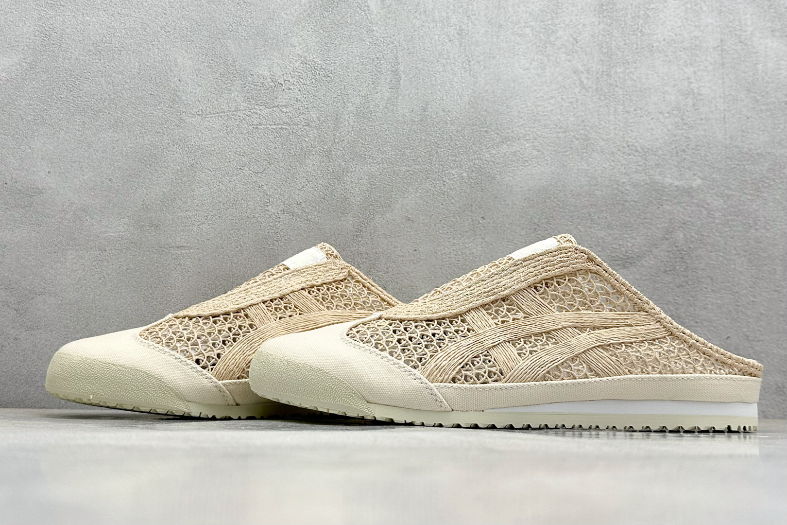 
Onitsuka Tiger  Mexico 66 Sabot
鬼冢虎半拖一脚蹬系列 
市面最为正确