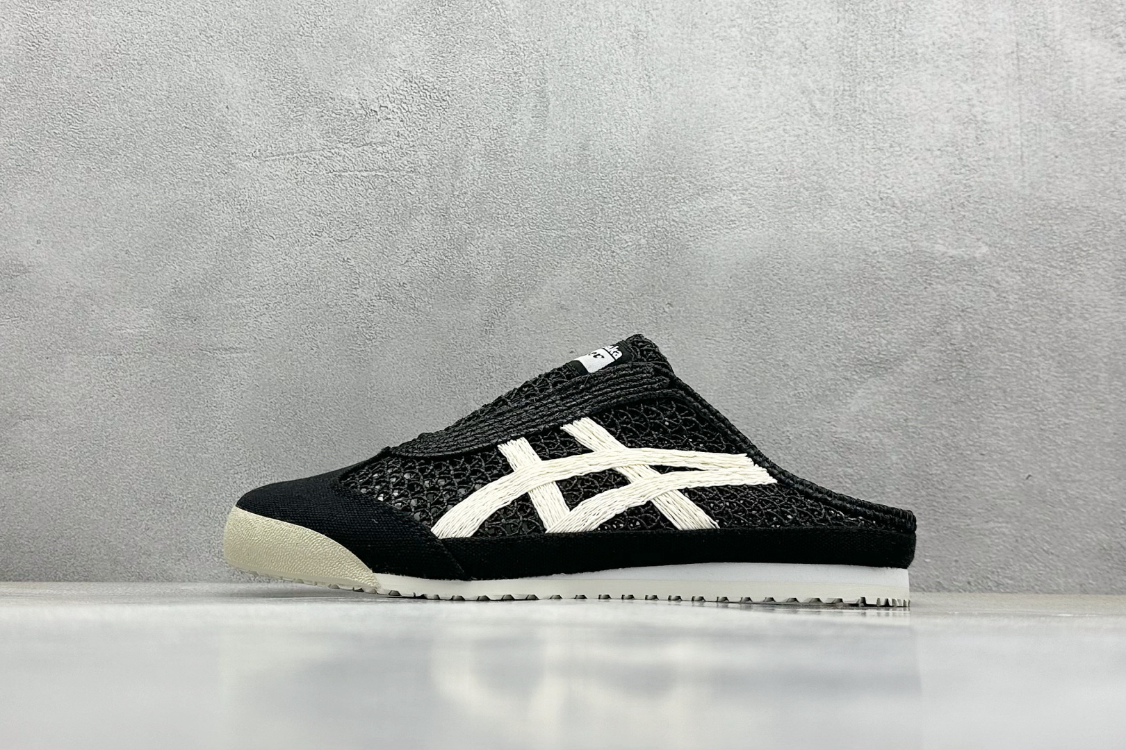  
Onitsuka Tiger  Mexico 66 Sabot
鬼冢虎半拖一脚蹬系列 
市面最为正确