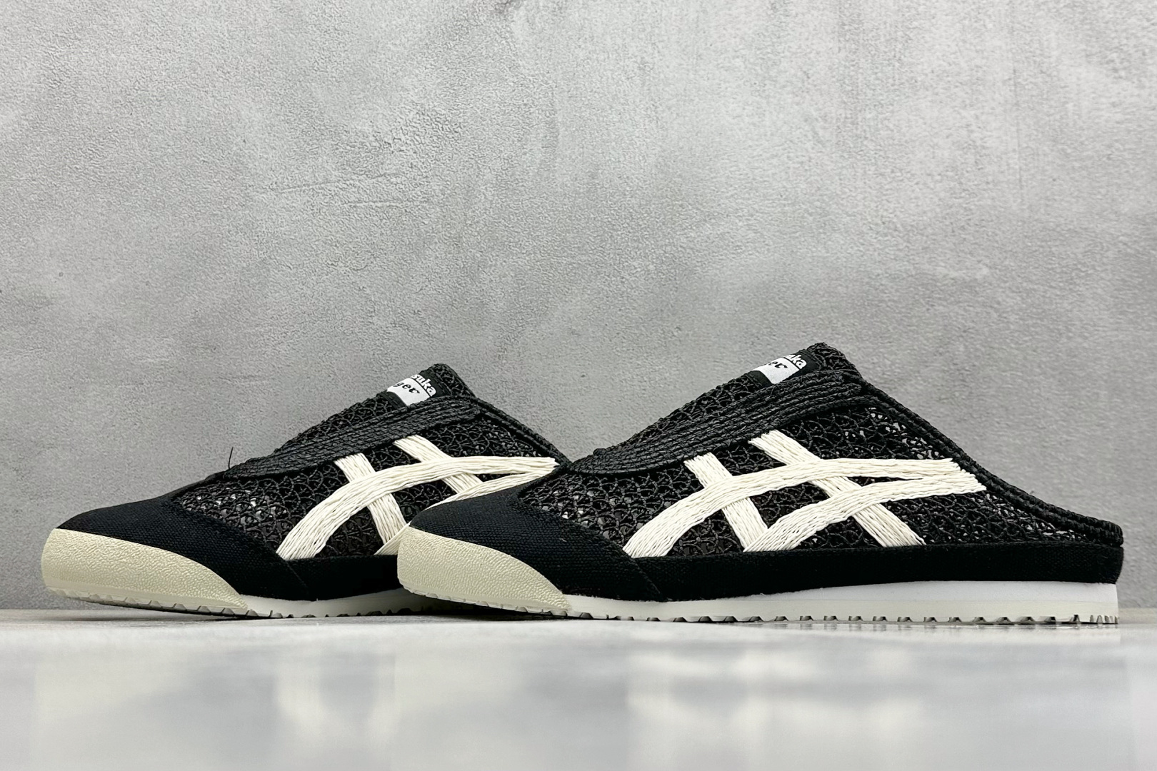  
Onitsuka Tiger  Mexico 66 Sabot
鬼冢虎半拖一脚蹬系列 
市面最为正确