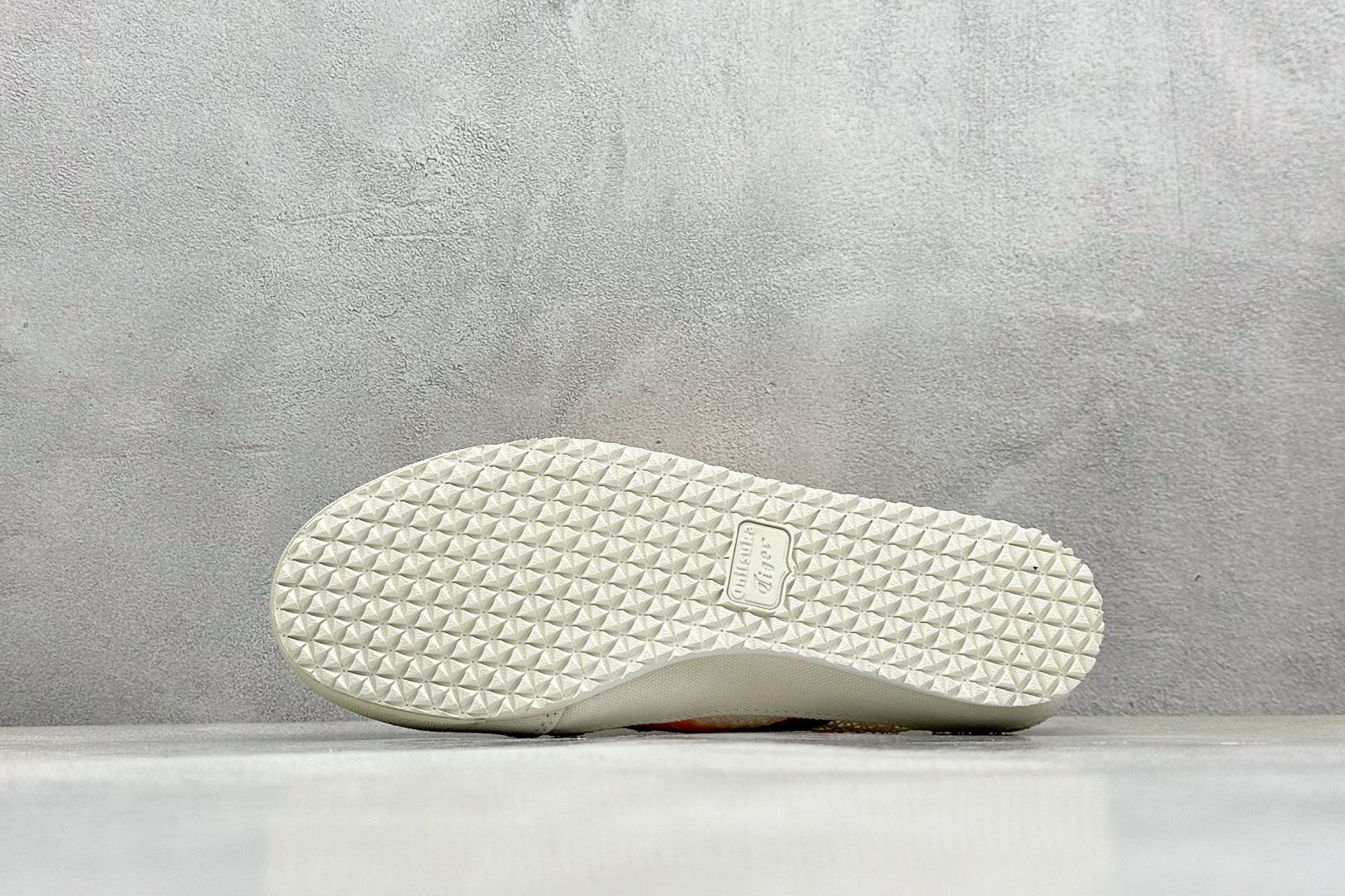  
Onitsuka Tiger  Mexico 66 Sabot
鬼冢虎半拖一脚蹬系列 
市面最为正确