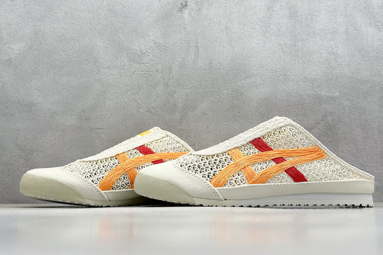  
Onitsuka Tiger  Mexico 66 Sabot
鬼冢虎半拖一脚蹬系列 
市面最为正确