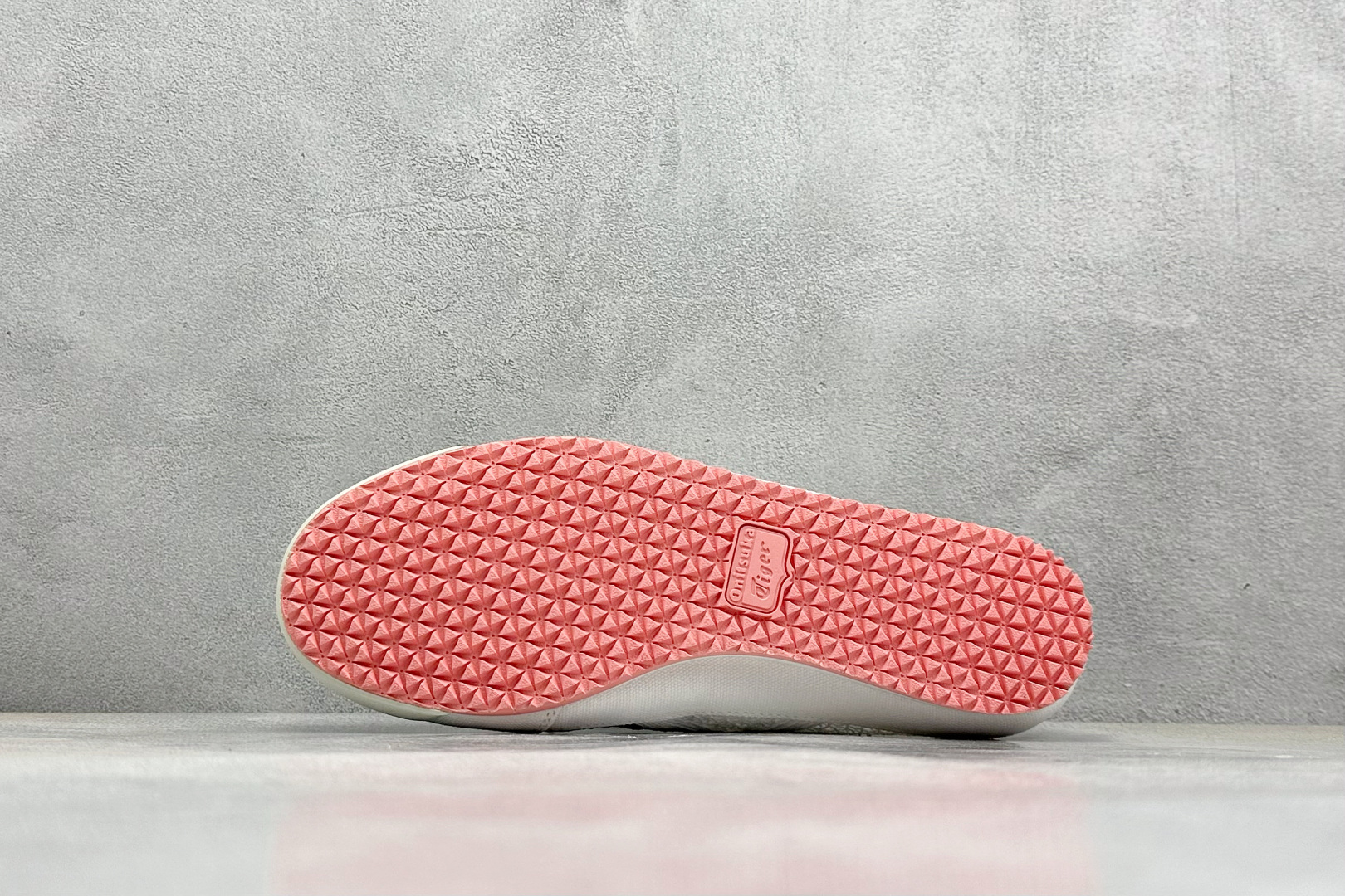  
Onitsuka Tiger  Mexico 66 Sabot
鬼冢虎半拖一脚蹬系列 
市面最为正确