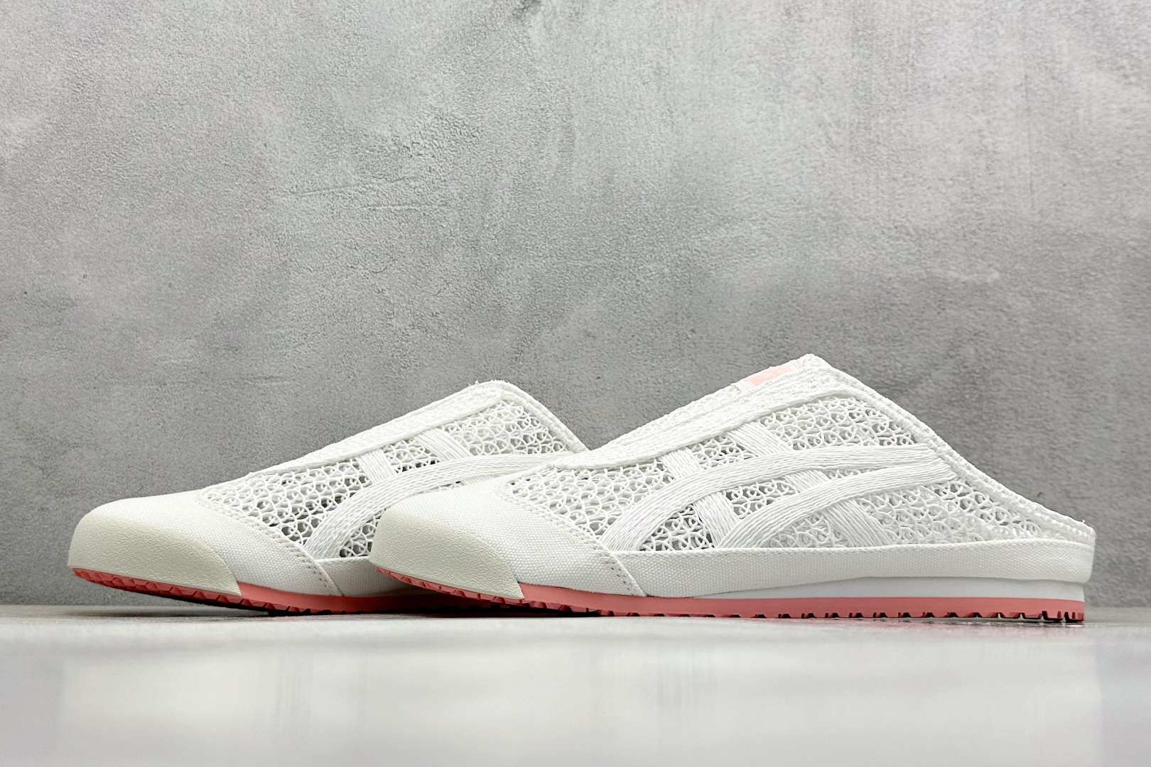  
Onitsuka Tiger  Mexico 66 Sabot
鬼冢虎半拖一脚蹬系列 
市面最为正确
