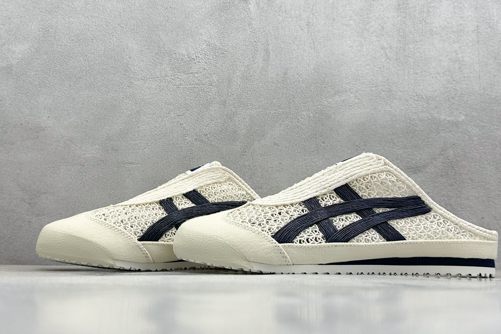  
Onitsuka Tiger  Mexico 66 Sabot
鬼冢虎半拖一脚蹬系列 
市面最为正确