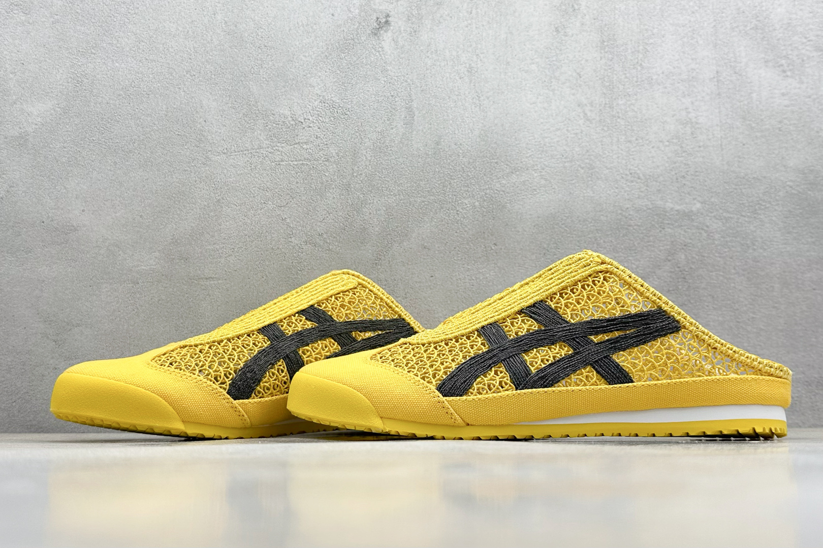  
Onitsuka Tiger  Mexico 66 Sabot
鬼冢虎半拖一脚蹬系列 
市面最为正确