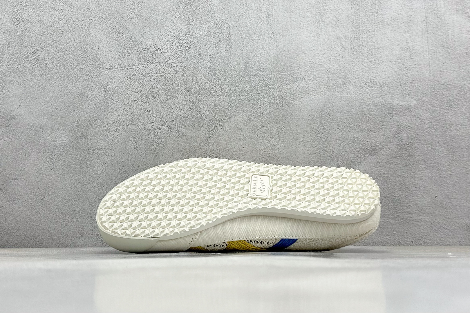  
Onitsuka Tiger  Mexico 66 Sabot
鬼冢虎半拖一脚蹬系列 
市面最为正确