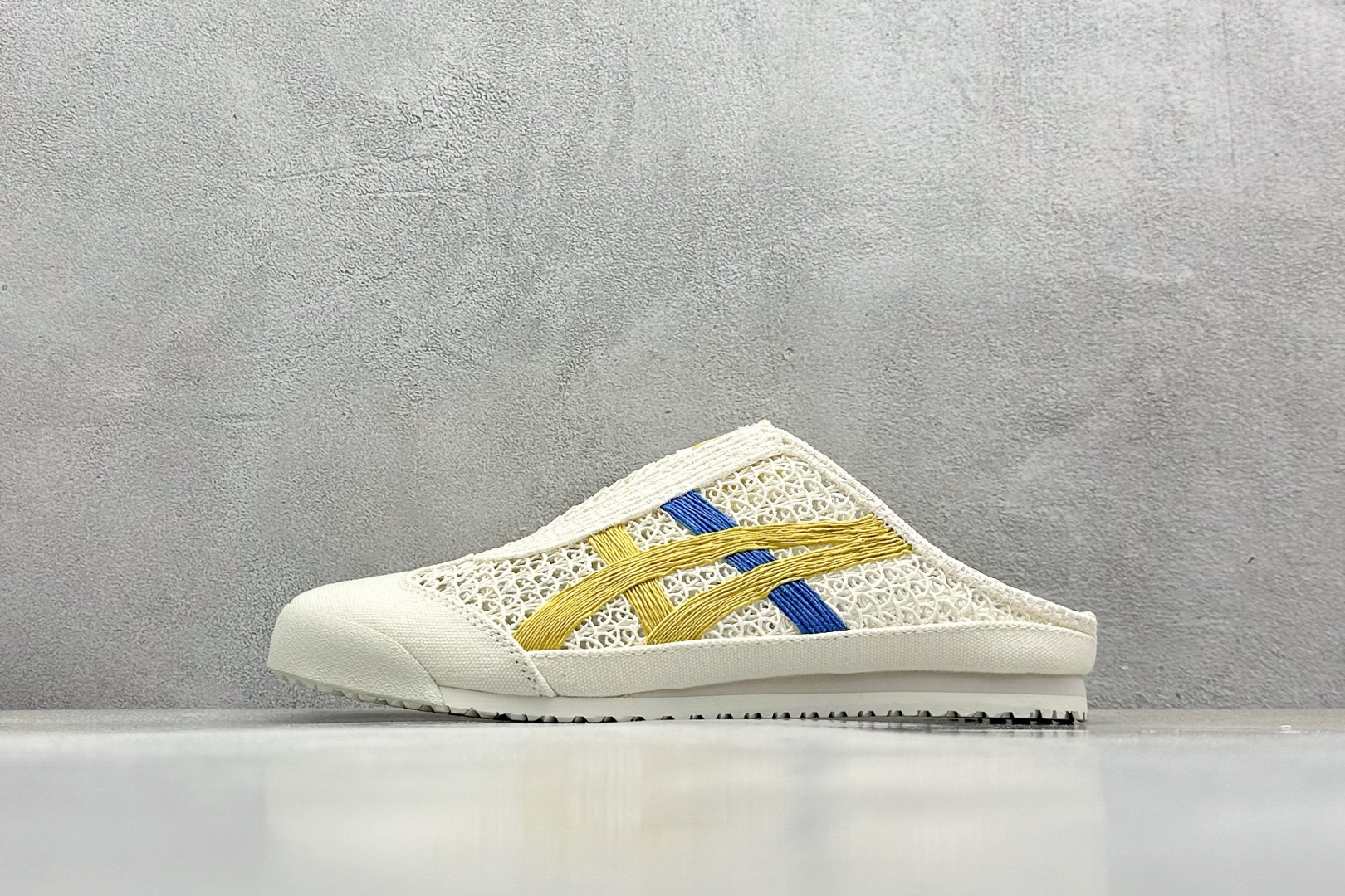  
Onitsuka Tiger  Mexico 66 Sabot
鬼冢虎半拖一脚蹬系列 
市面最为正确