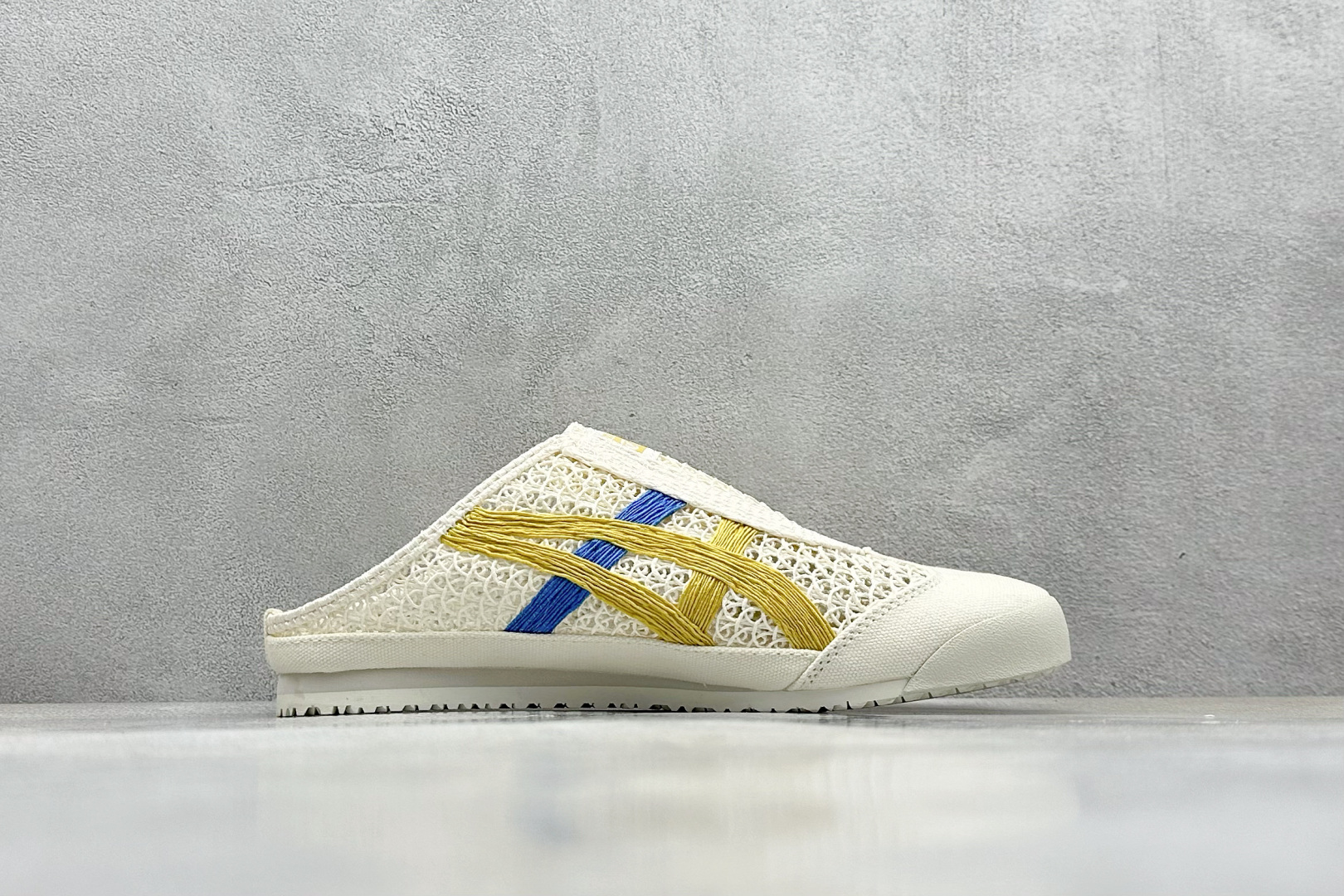  
Onitsuka Tiger  Mexico 66 Sabot
鬼冢虎半拖一脚蹬系列 
市面最为正确
