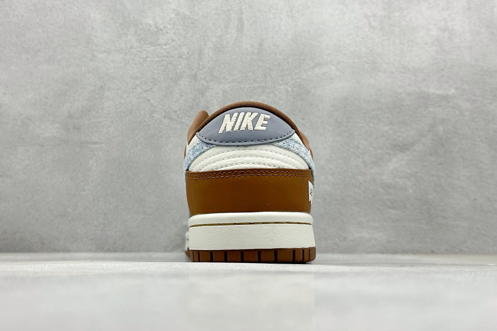  终端放店
XC版 Nike SB Dunk Low Levis联名
纯原大厂出品 极力推荐
原装头层材