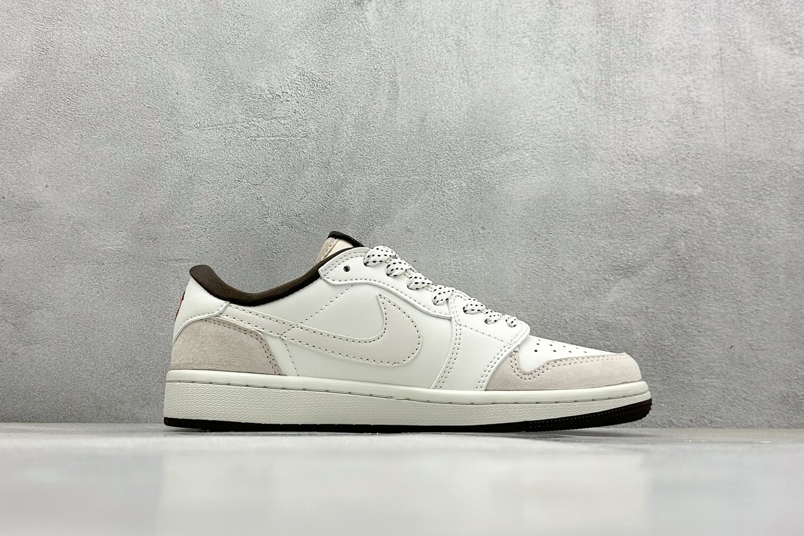 终端放店
XC版 Fragment x Travis Scott x 猿人头
Air Jordan 1