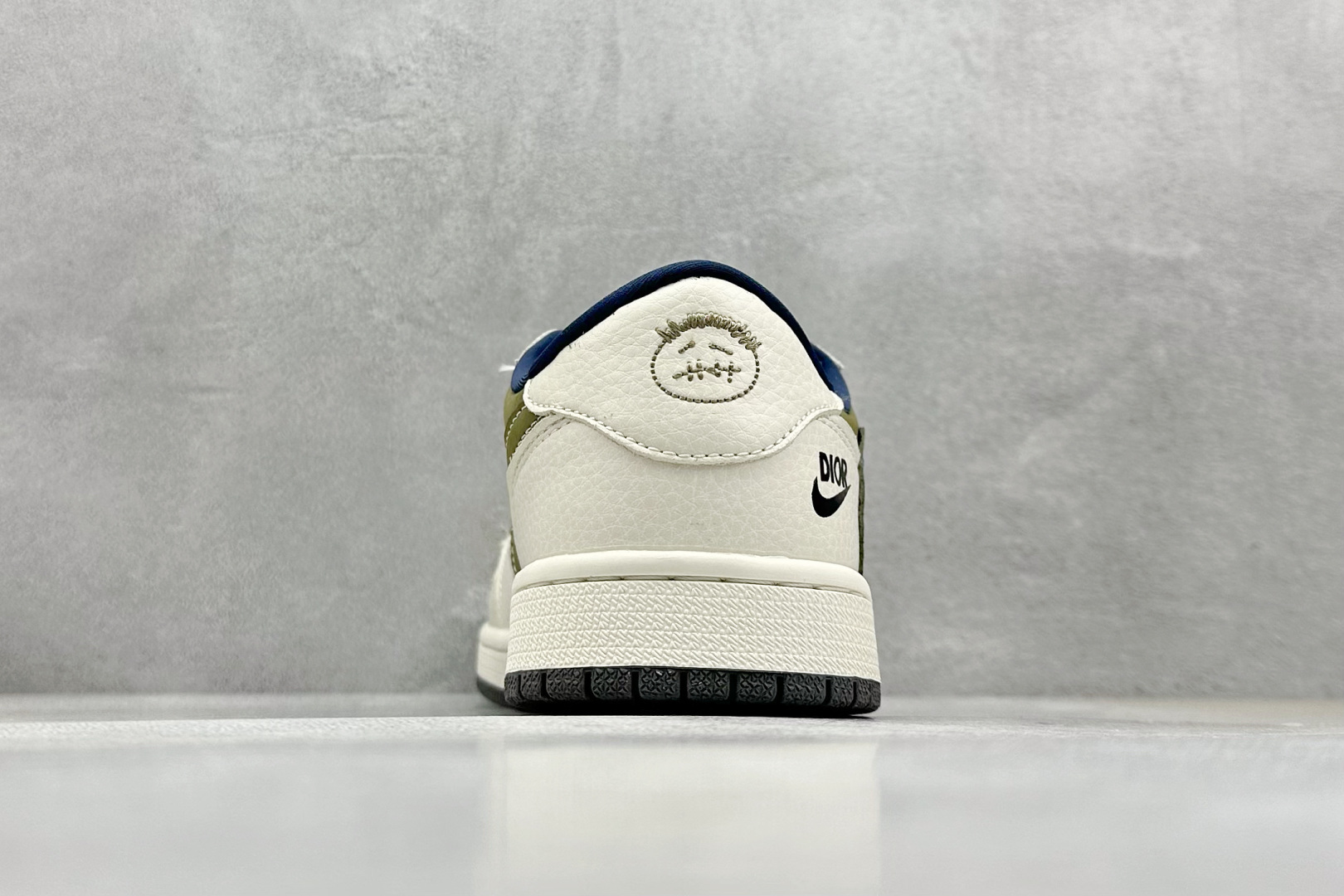 终端放店
XC版 Travis Scott x Fragment Design x Air Jorda
