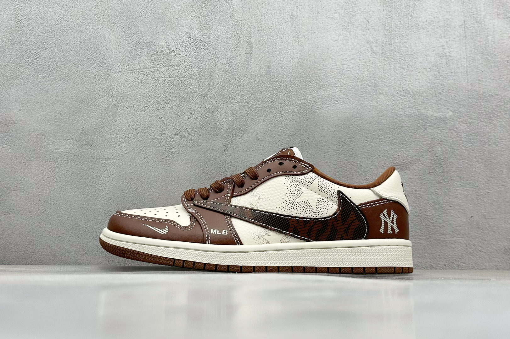 终端放店
XC版 Travis Scott x Fragment Design x Air Jorda