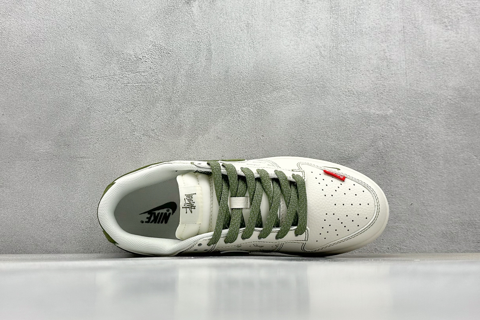  终端放店
XC版 Nike SB Dunk Low 斯图西联名 米绿双拼 周年高端定制 低帮休闲板鞋
