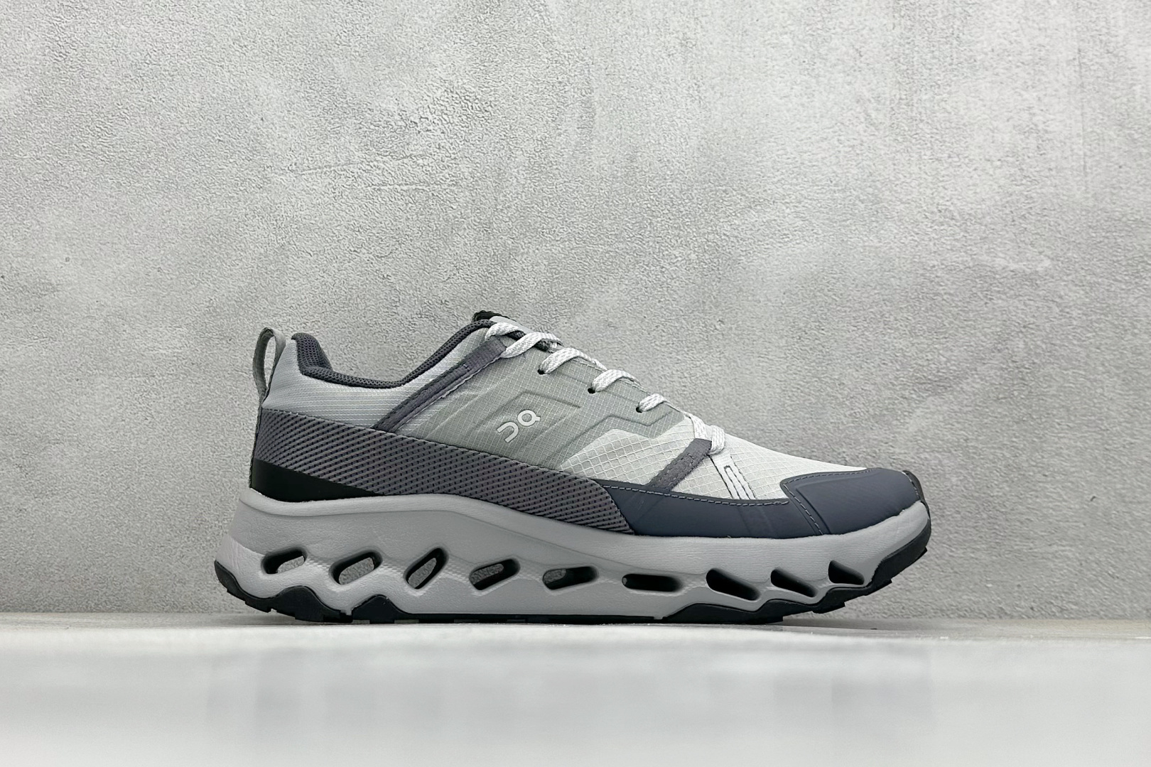  
WK版 On昂跑 Cloudtilt Loewe
户外街头机能风跑步鞋
Cloud Hi Edge户