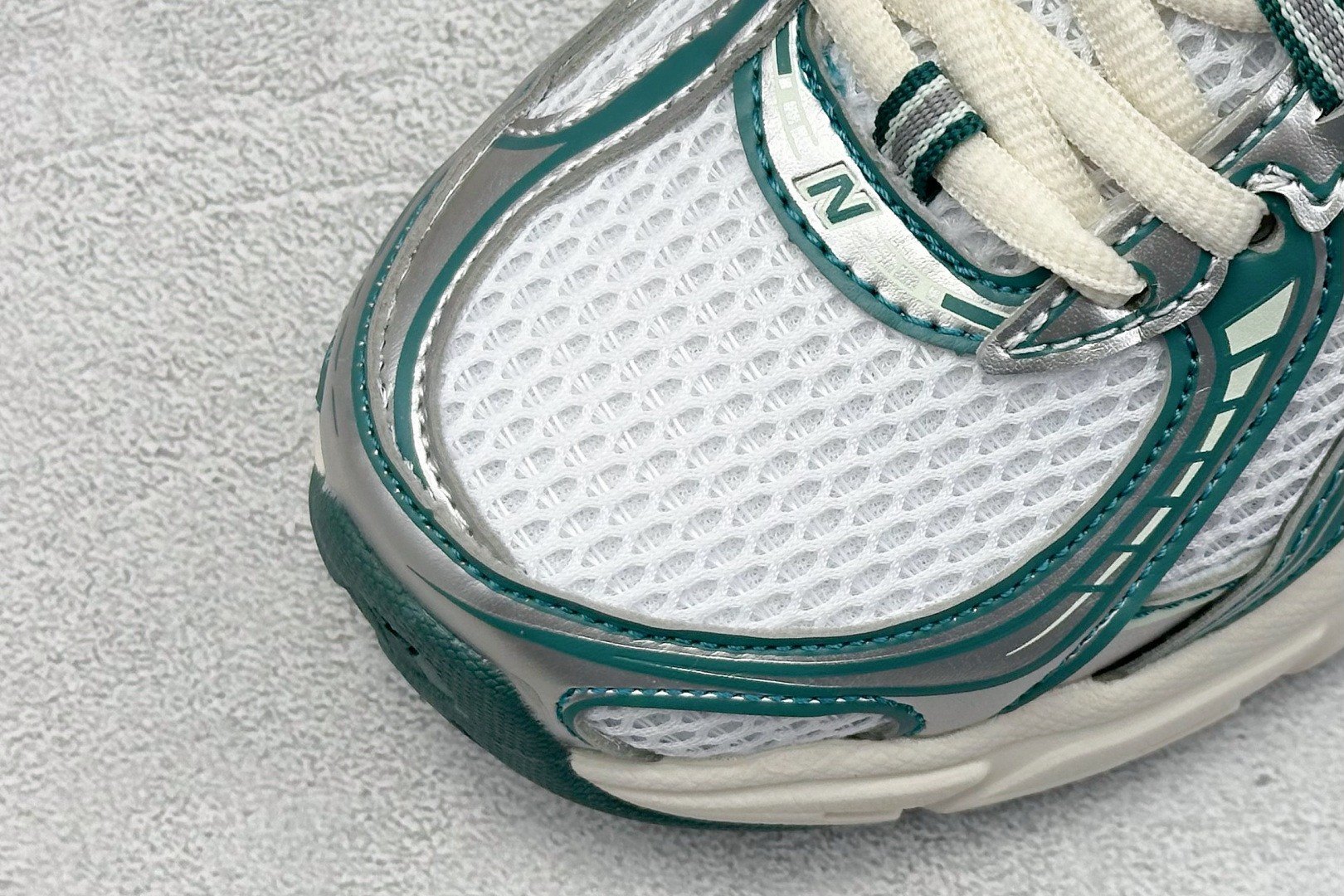  
GW版 New Balance 740系列复古老爹风休闲运动慢跑鞋
#原盒 原吊牌 组合大底 11