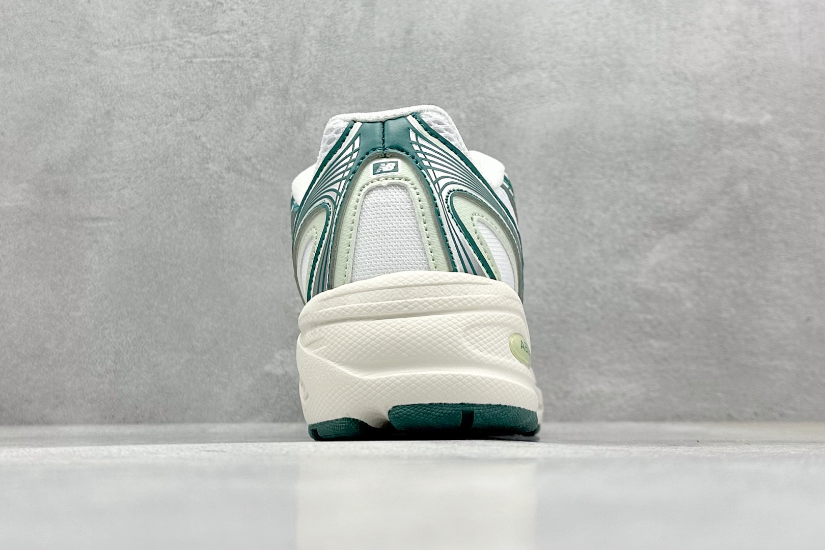  
GW版 New Balance 740系列复古老爹风休闲运动慢跑鞋
#原盒 原吊牌 组合大底 11