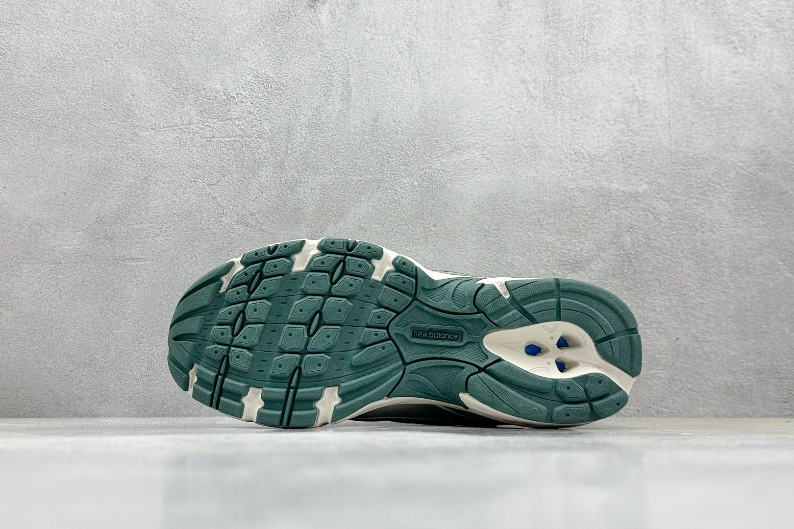  
GW版 New Balance 740系列复古老爹风休闲运动慢跑鞋
#原盒 原吊牌 组合大底 11