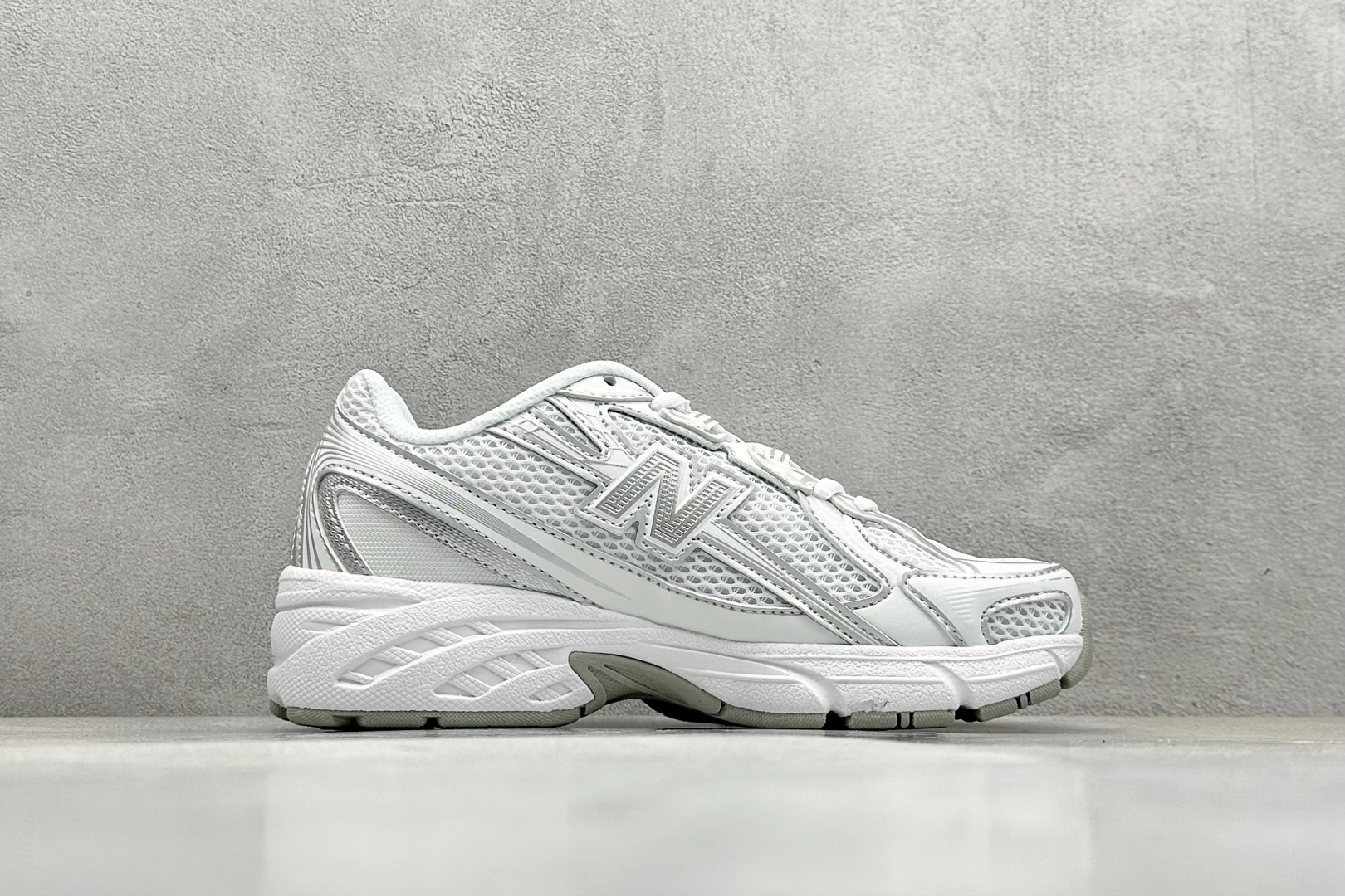  
GW版 New Balance 740系列复古老爹风休闲运动慢跑鞋
#原盒 原吊牌 组合大底 11