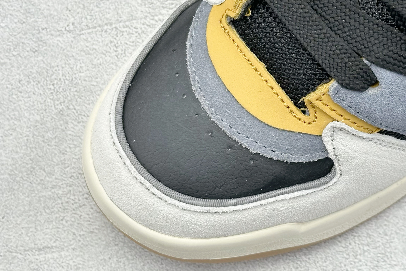  
Adidas originals Forum 2000 CL 三叶草低帮
复古潮流休闲面包鞋 
生生