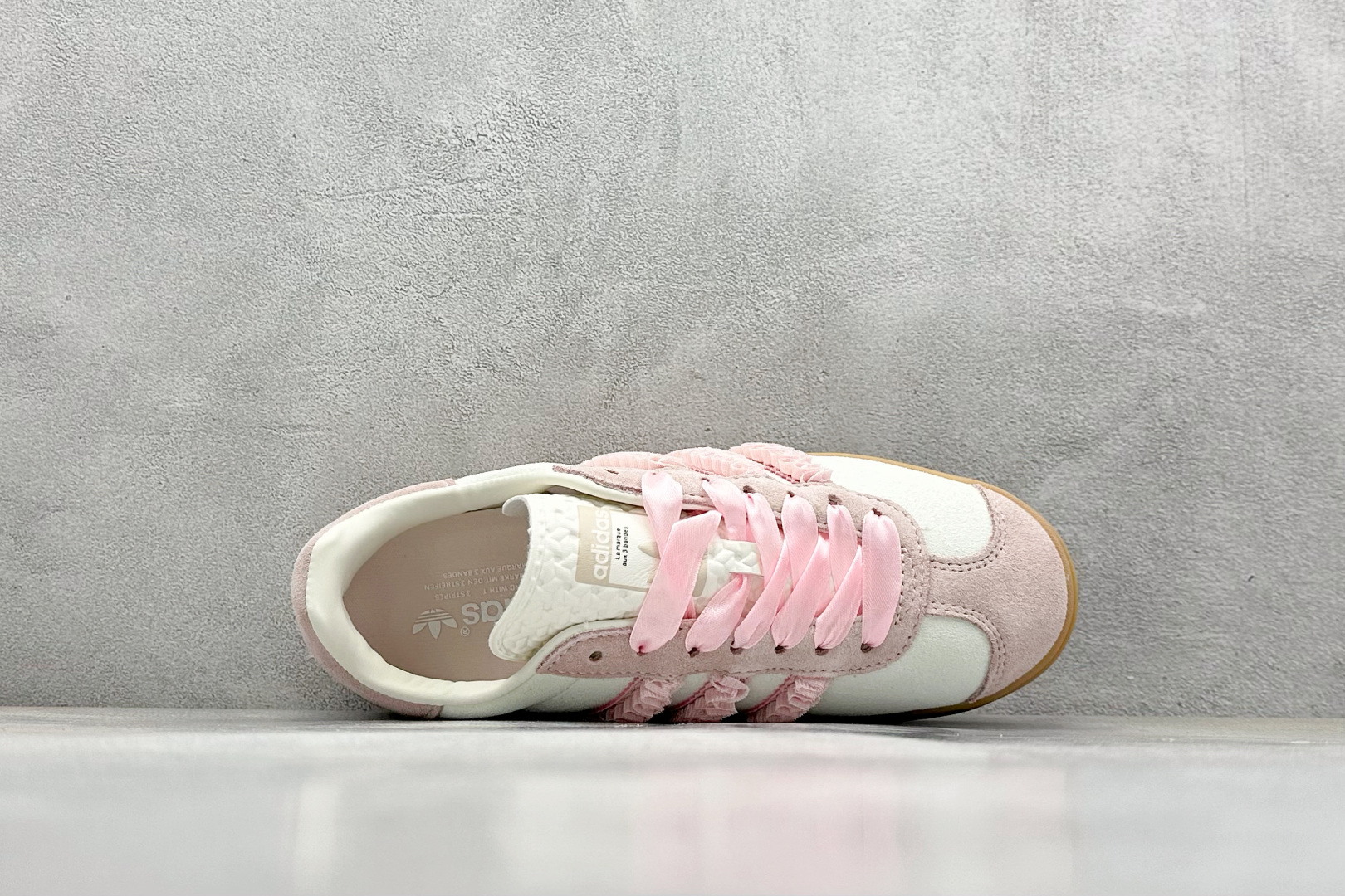  
AD Originals Gazelle Bold  W
三层底低帮耐磨厚底增高板鞋
鞋头出色设计 