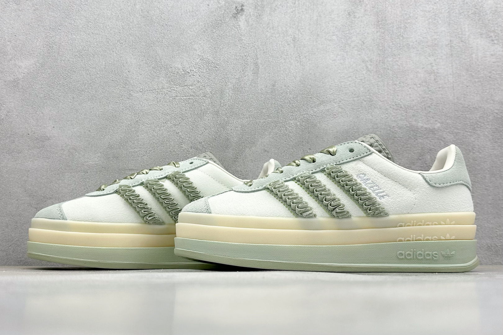 Adidas Originals Gazelle Bold Women's Low-Top Platform Sneakers JR4244 6 cmp i1745551008988 8813 0 4