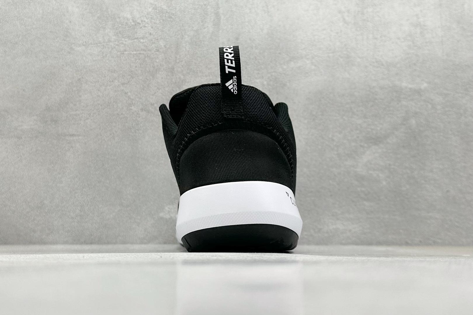  
Adidar Climacool TERREX CC BOAT S.RDY 运动溯溪鞋户外涉水鞋。在