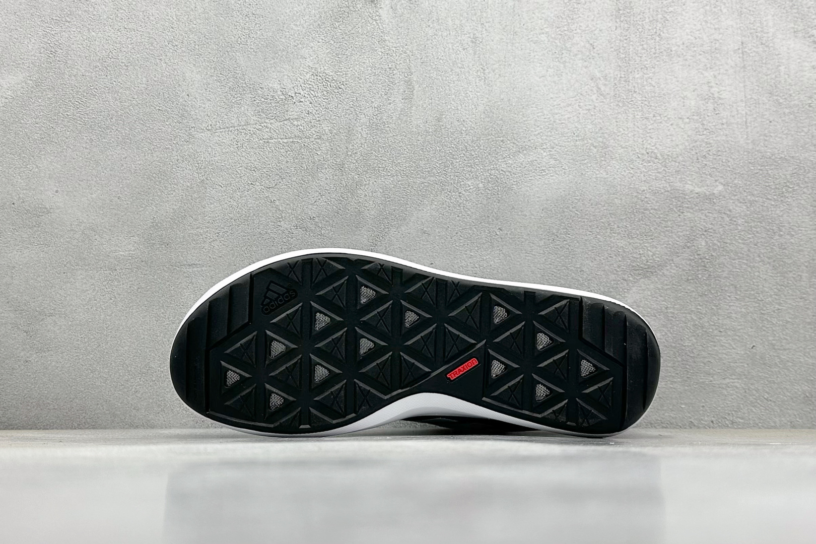  
Adidar Climacool TERREX CC BOAT S.RDY 运动溯溪鞋户外涉水鞋。在